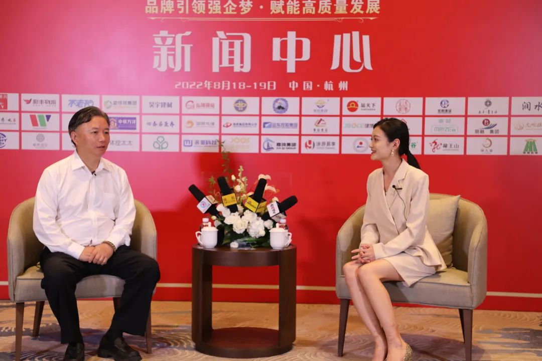 品牌赋能 踔厉引航丨龙腾国际董事局主席沈小平获评“品牌强国年度人物”